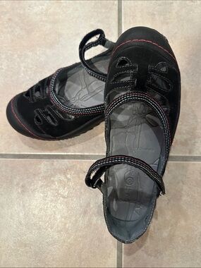 J-41 Black Mary Jane Sneakers with Pink Accent Stitching